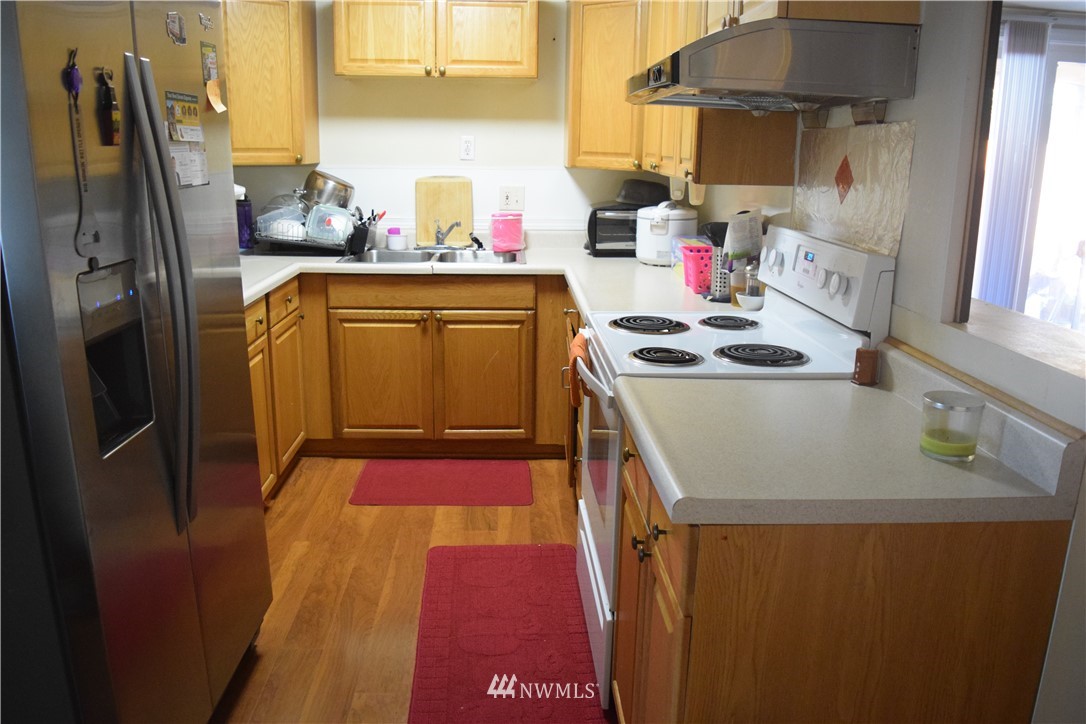 668 Queen Avenue Northeast Renton, WA 98056 - Photo 8 of 12 Gallery Image 8