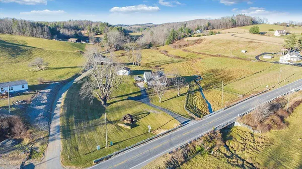 $500,000 | 6629 Floyd Highway North, Check, VA 24072