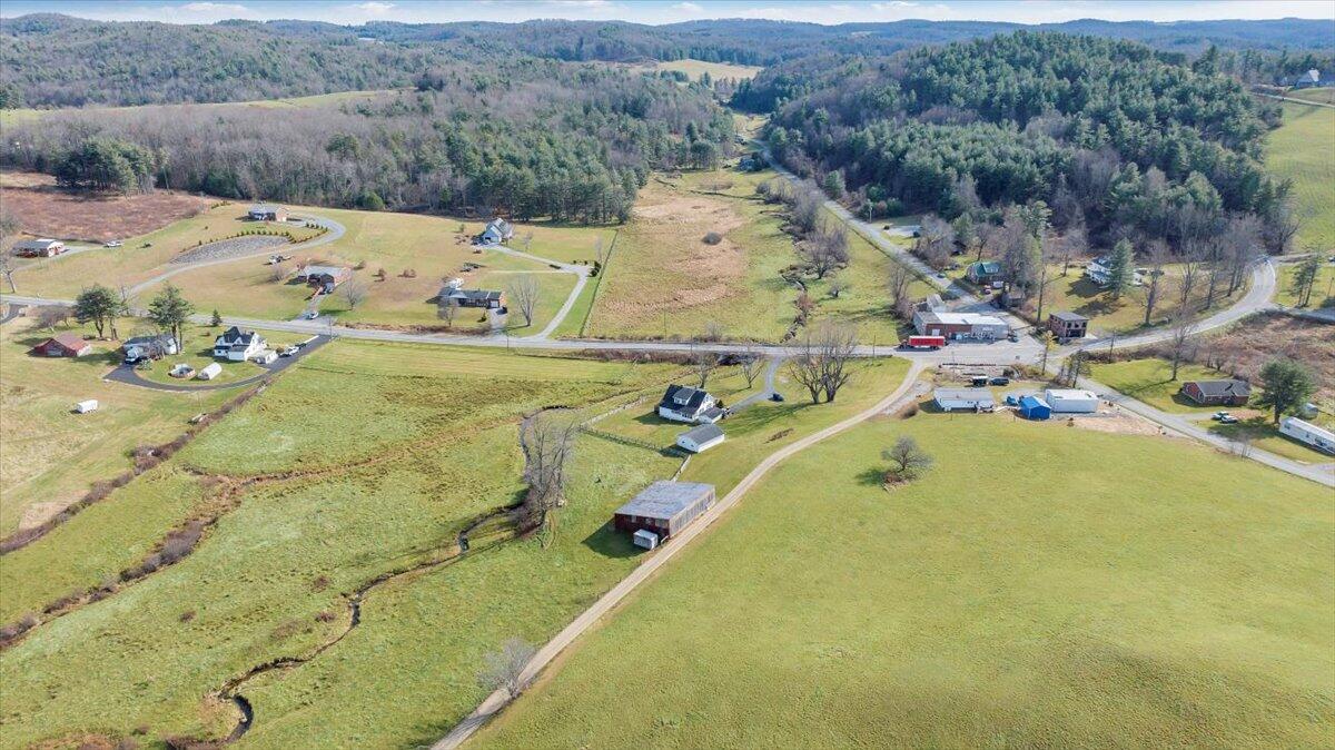 6629 Floyd Highway North Check, VA 24072 - Photo 128 of 147 100-DJI_20251113132342_0039_D_MIB