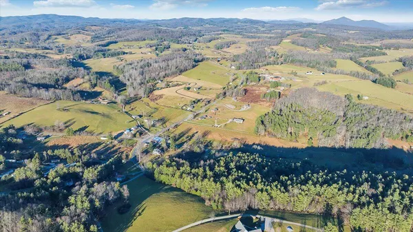$500,000 | 6629 Floyd Highway North, Check, VA 24072