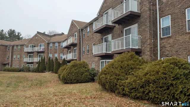 $139,000 | 421 Tolland Street, Unit 208, East Hartford, CT 06108