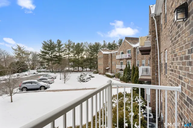 $139,000 | 421 Tolland Street, Unit 208, East Hartford, CT 06108