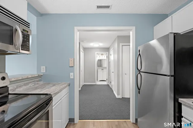 $139,000 | 421 Tolland Street, Unit 208, East Hartford, CT 06108