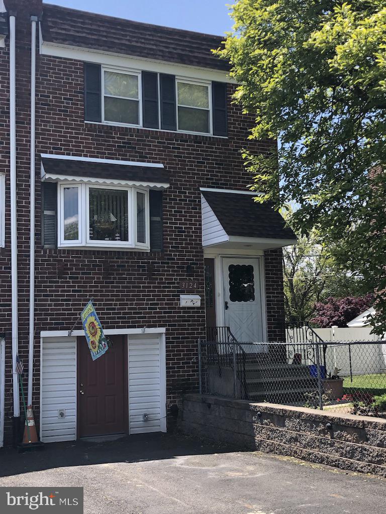 3124 Holly Road Philadelphia, PA 19154 - Photo 1 of 47