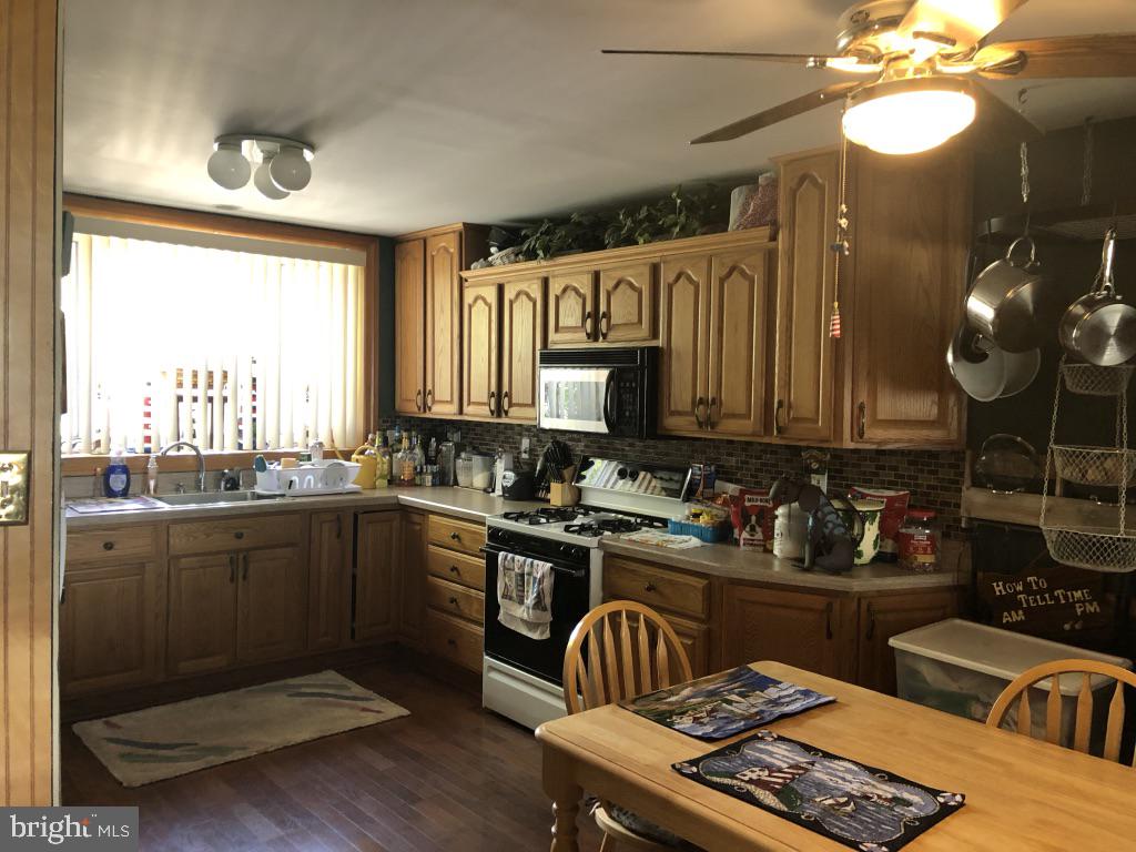 3124 Holly Road Philadelphia, PA 19154 - Photo 11 of 47