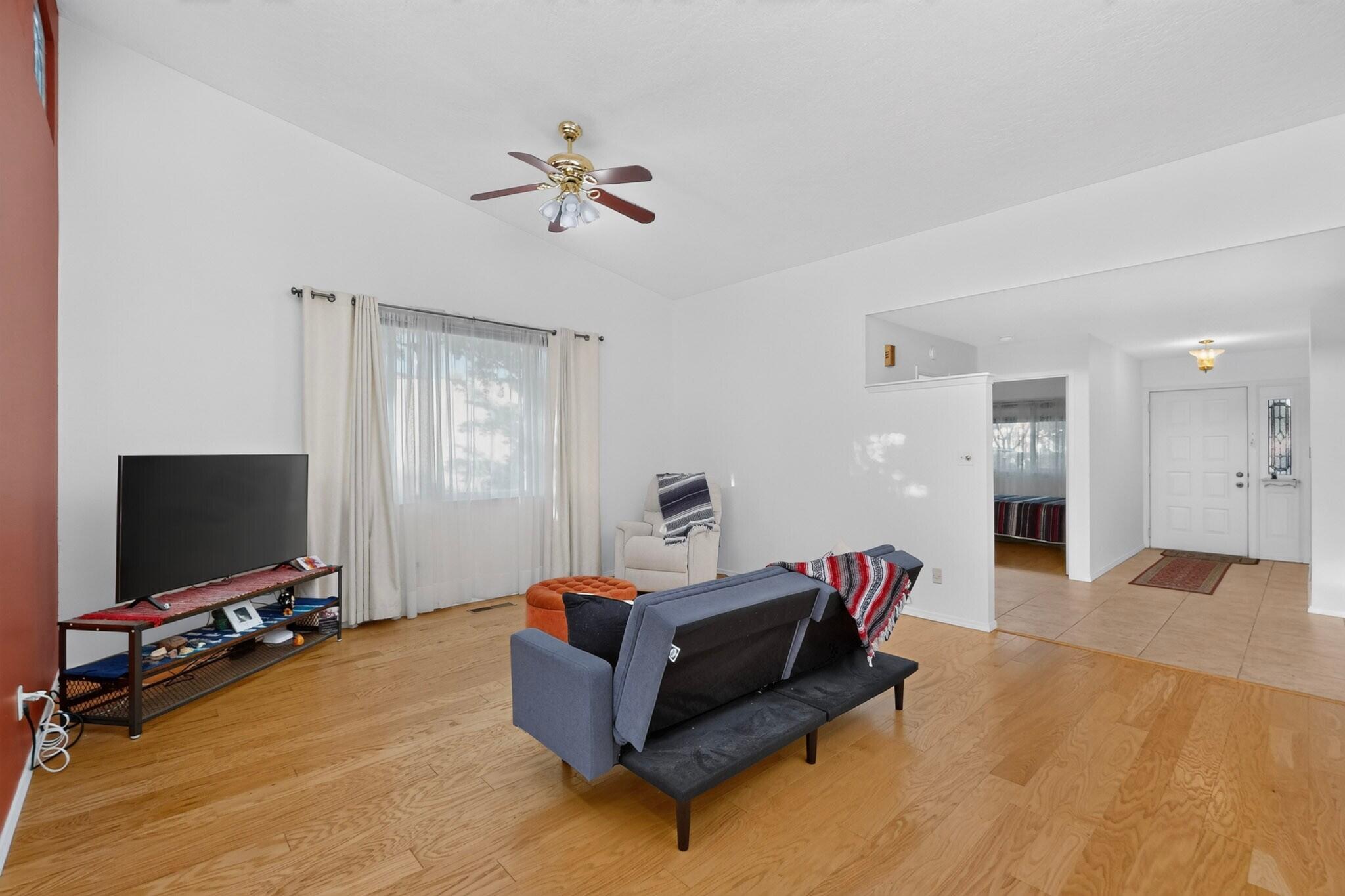 628 Eastlake Drive Southeast Rio Rancho, NM 87124 - Photo 8 of 48 Gallery Image 8