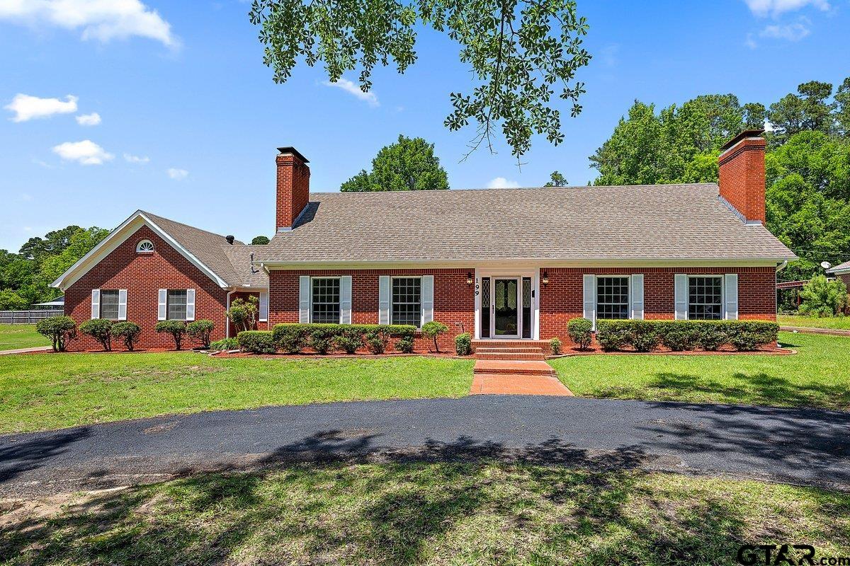 199 Plum Street Rusk, TX 75785 - Photo 3 of 32