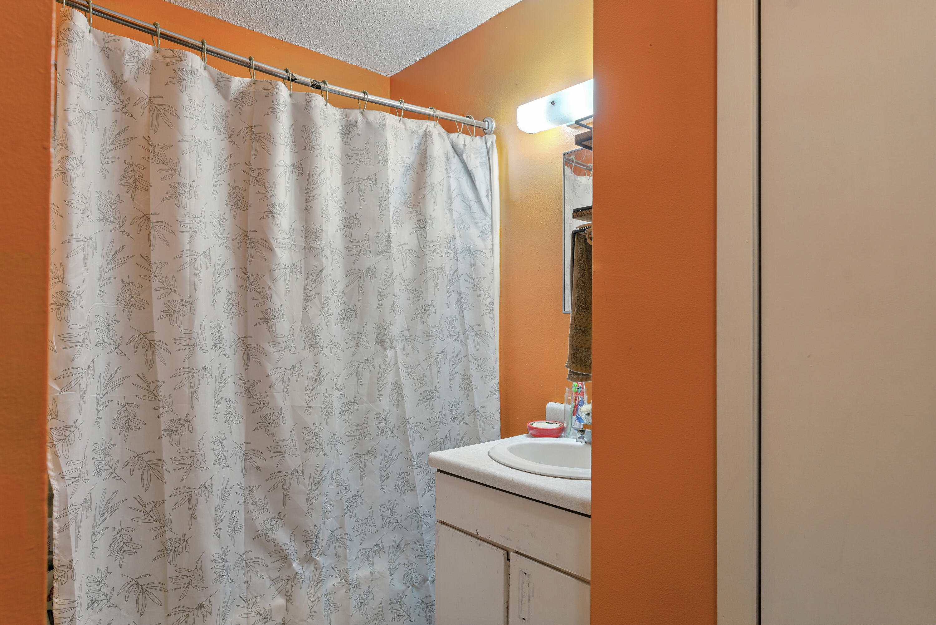 1711 George Street La Crosse, WI 54603 - Photo 10 of 37 Upstairs Unit