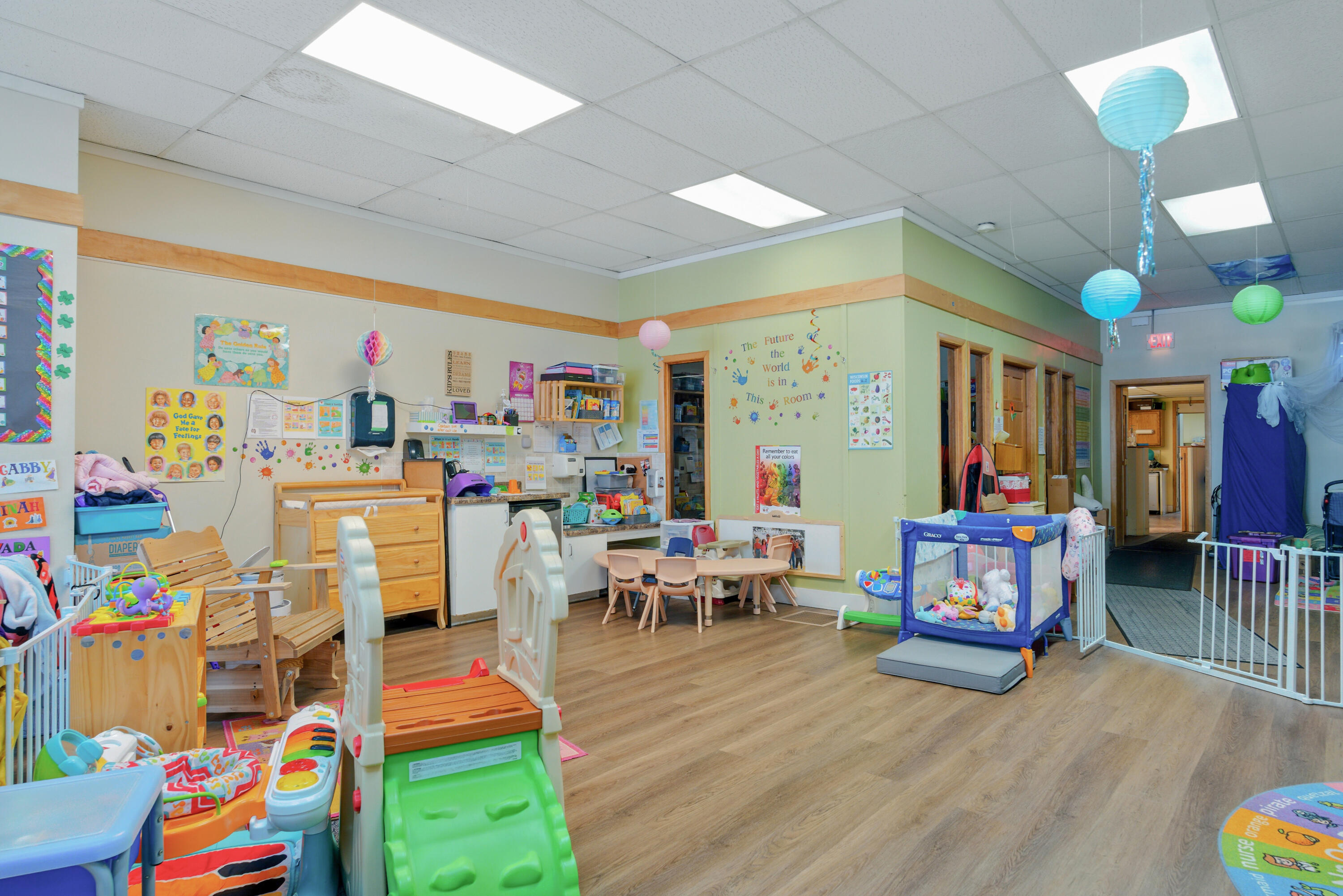 1711 George Street La Crosse, WI 54603 - Photo 18 of 37 Upstairs Unit