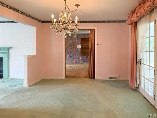 $339,900 | 12 Windsor Terrace, New Hartford, NY 13501