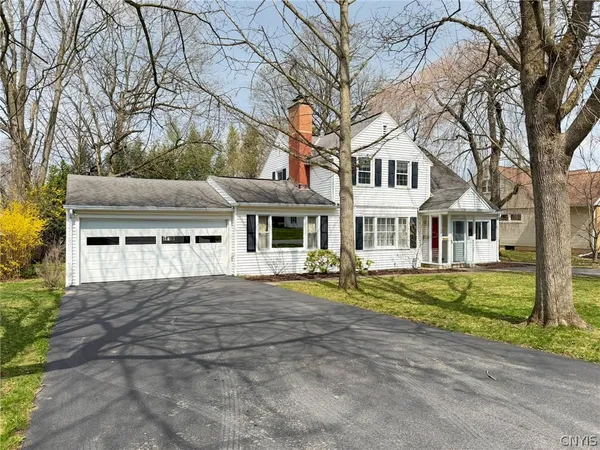 $339,900 | 12 Windsor Terrace, New Hartford, NY 13501