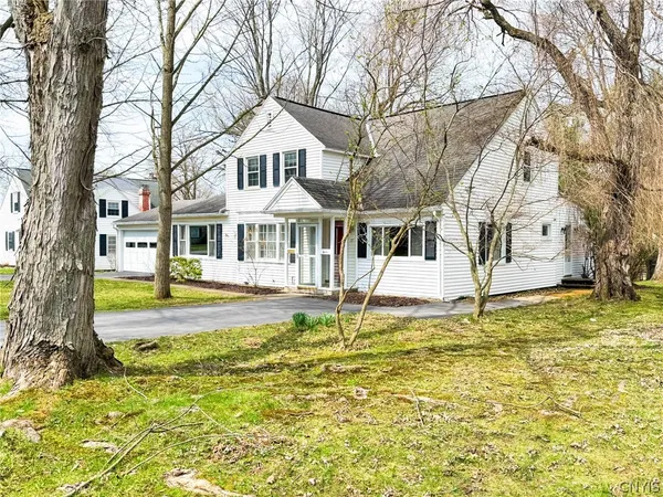 $339,900 | 12 Windsor Terrace, New Hartford, NY 13501