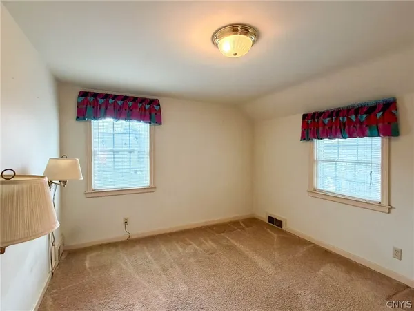 $339,900 | 12 Windsor Terrace, New Hartford, NY 13501