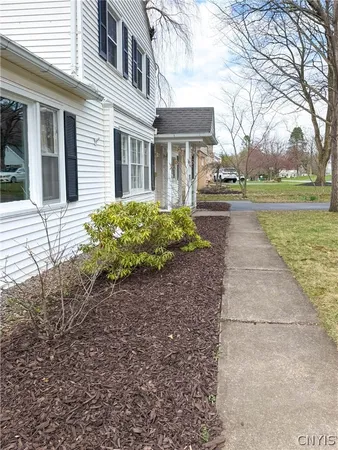 $339,900 | 12 Windsor Terrace, New Hartford, NY 13501