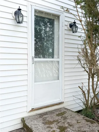 $339,900 | 12 Windsor Terrace, New Hartford, NY 13501
