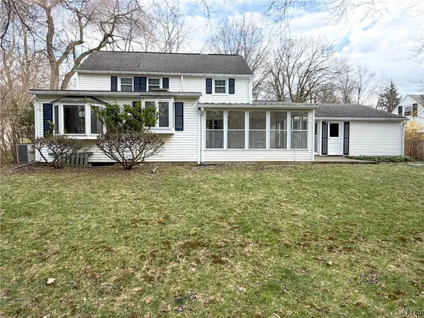 $339,900 | 12 Windsor Terrace, New Hartford, NY 13501