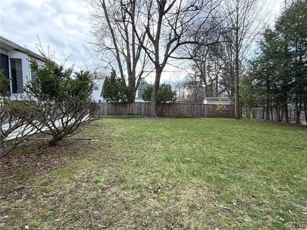 $339,900 | 12 Windsor Terrace, New Hartford, NY 13501