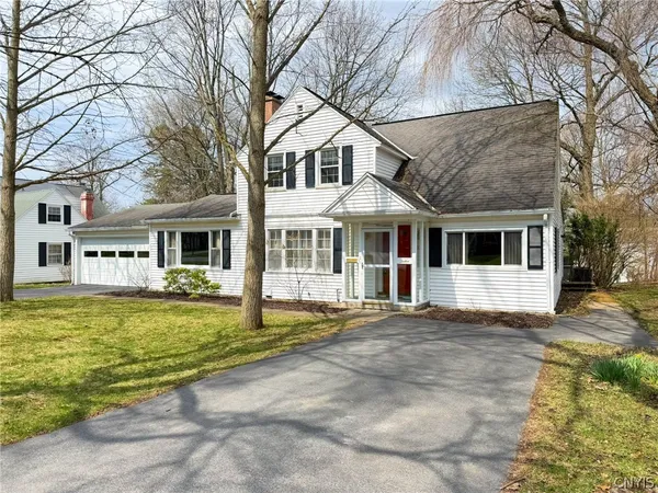 $339,900 | 12 Windsor Terrace, New Hartford, NY 13501