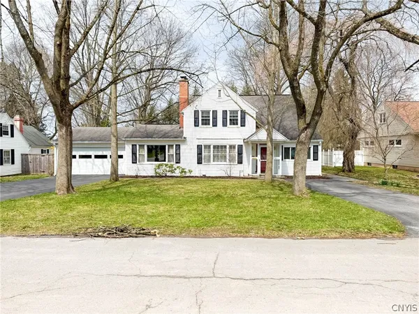 $339,900 | 12 Windsor Terrace, New Hartford, NY 13501