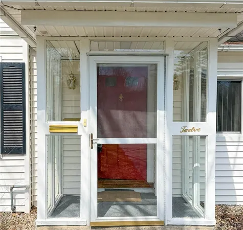 $339,900 | 12 Windsor Terrace, New Hartford, NY 13501