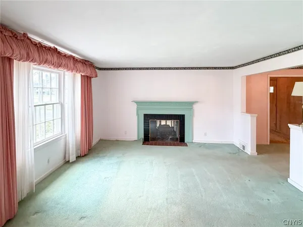 $339,900 | 12 Windsor Terrace, New Hartford, NY 13501
