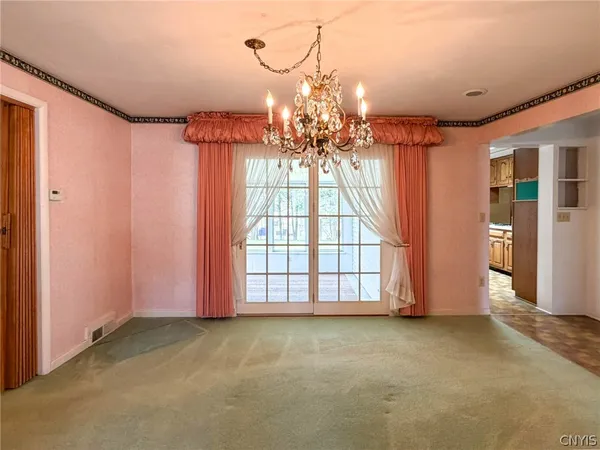 $339,900 | 12 Windsor Terrace, New Hartford, NY 13501