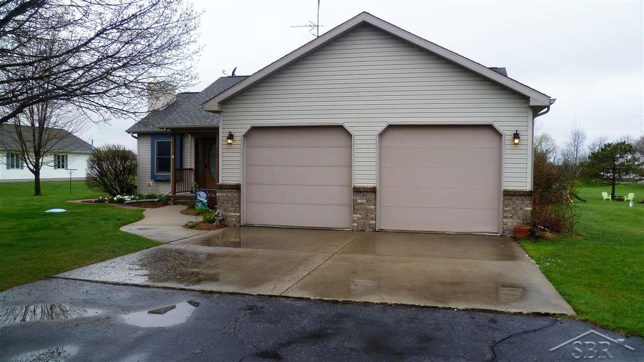 8665 Webster Road Freeland, MI 48623 - Photo 18 of 21 31346431-17.JPG