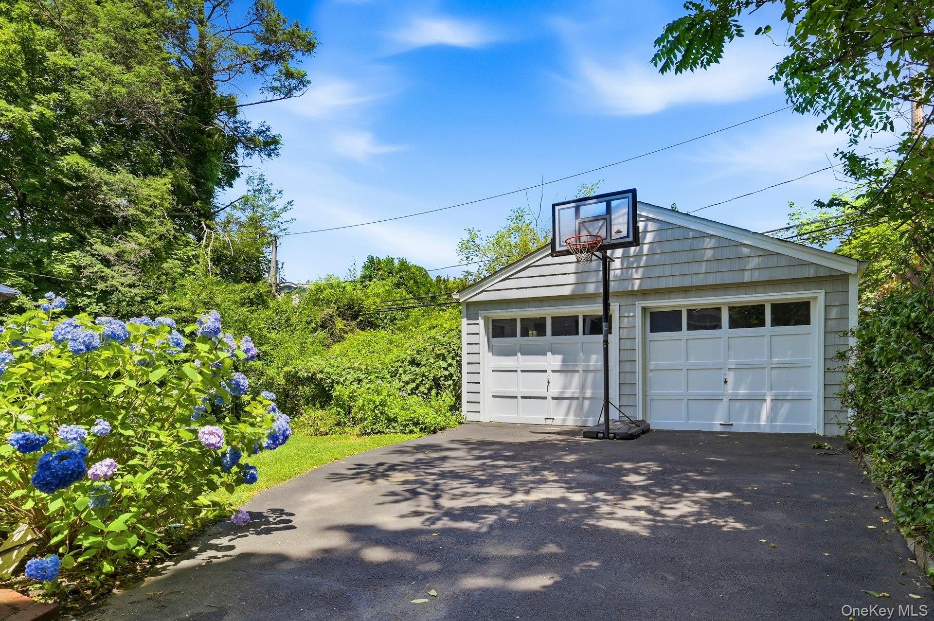 17 Monfort Road Port Washington, NY 11050 - Photo 7 of 8