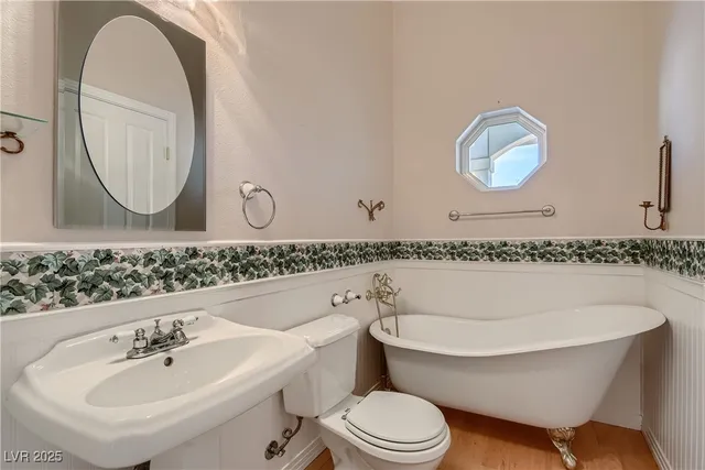 $3,295 | 7435 West Camero Avenue, Las Vegas, NV 89113