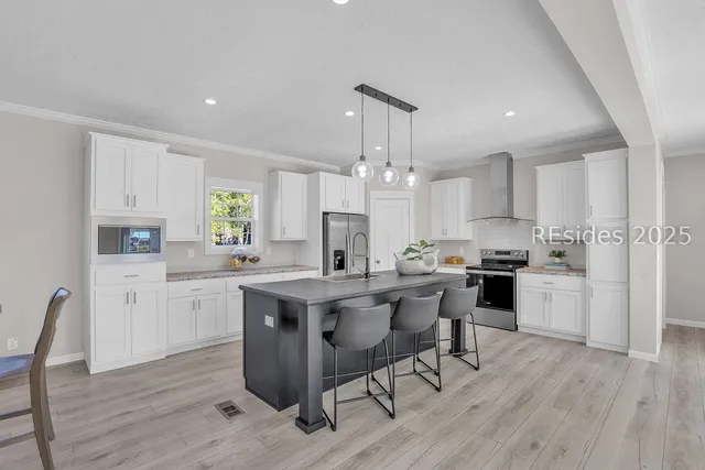 $525,000 | 15 Vine Street, Bluffton, SC 29910