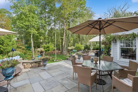 $2,218,000 | 4 Burr Farms Road, Westport, CT 06880