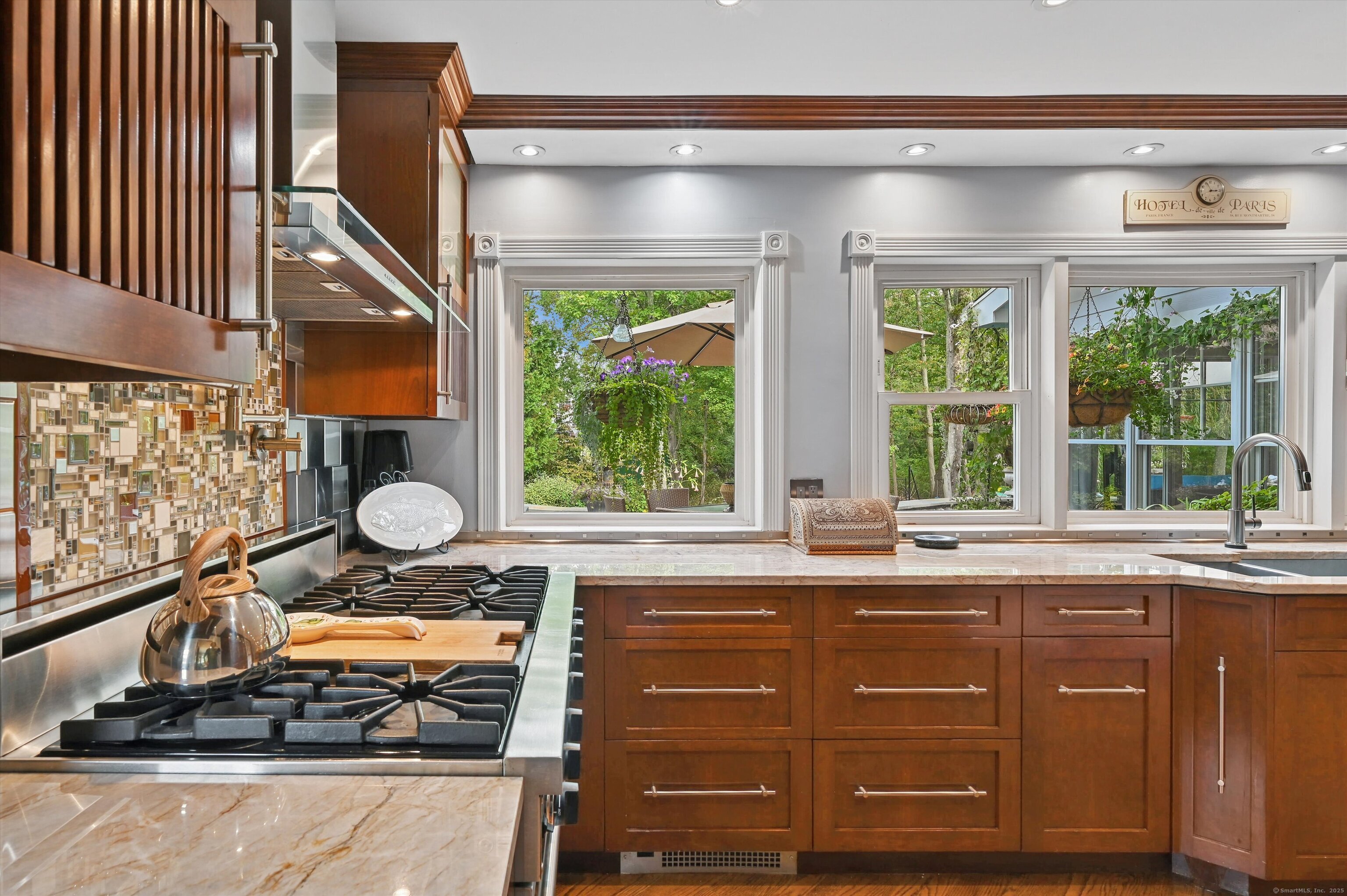 4 Burr Farms Road Westport, CT 06880 - Photo 11 of 40