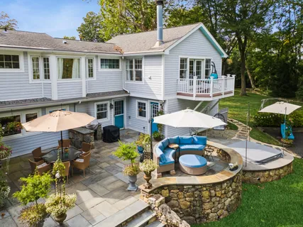 $2,218,000 | 4 Burr Farms Road, Westport, CT 06880