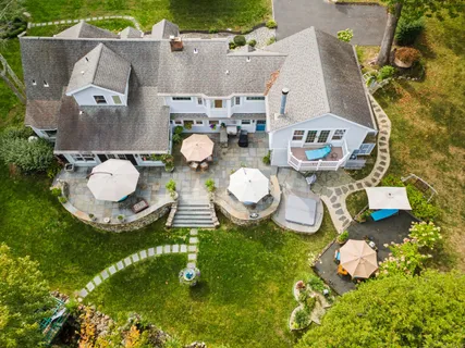 $2,218,000 | 4 Burr Farms Road, Westport, CT 06880