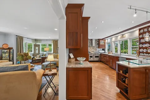 $2,218,000 | 4 Burr Farms Road, Westport, CT 06880