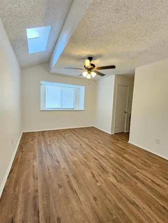 $1,950 | 863 Valleybrooke Drive, Arlington, TX 76001