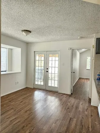 $1,950 | 863 Valleybrooke Drive, Arlington, TX 76001