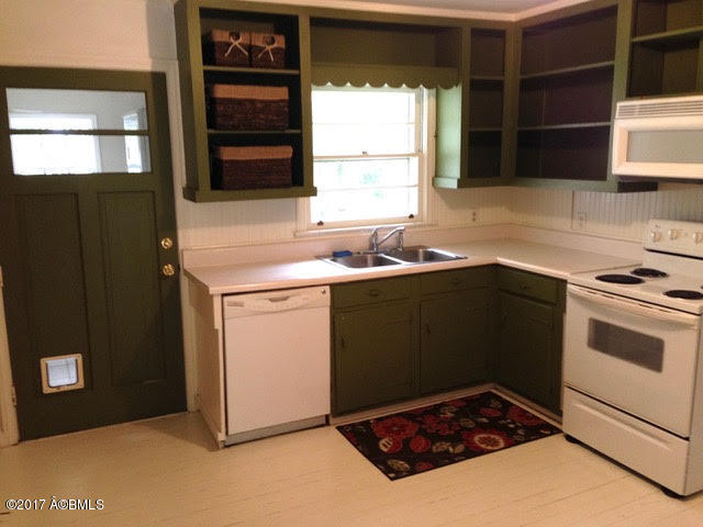 1704 State Rd S-7-202 Beaufort, SC 29902 - Photo 8 of 10 kitchen