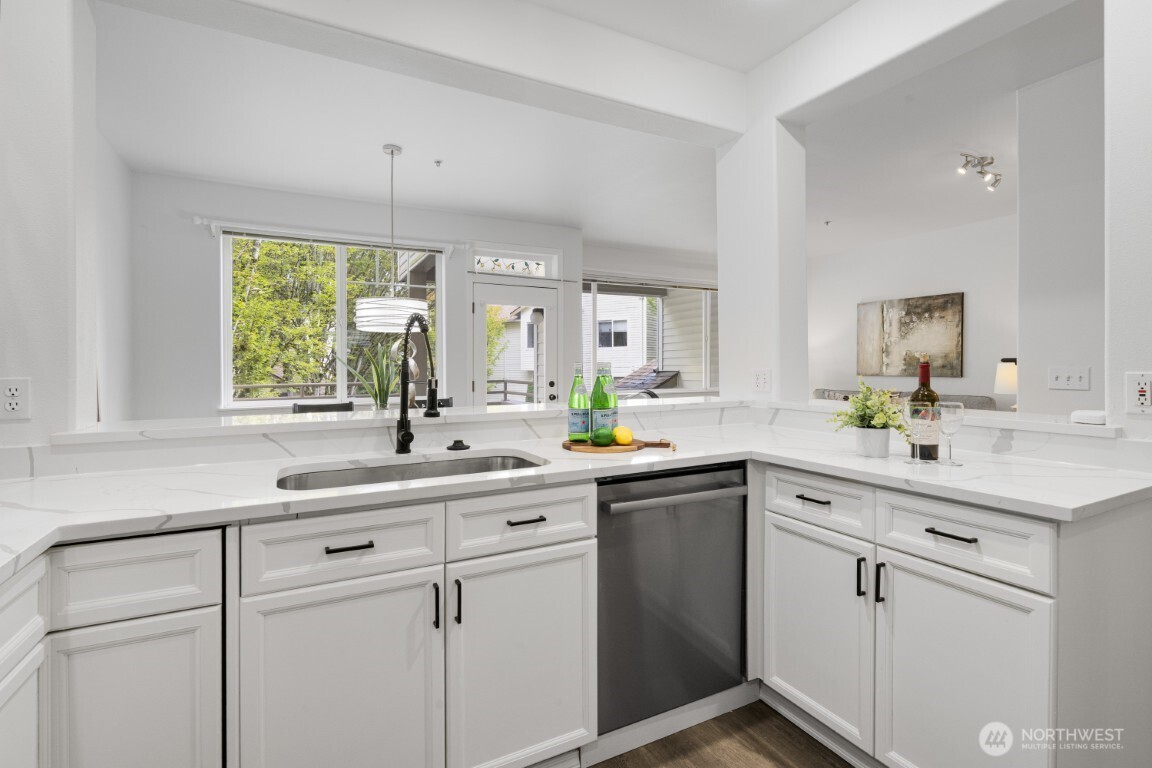 7583 Old Redmond Road, Unit A203 Redmond, WA 98052 - Photo 8 of 34