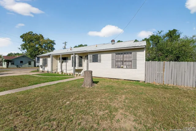 $85,000 | 808 North Adams Street, Beeville, TX 78102