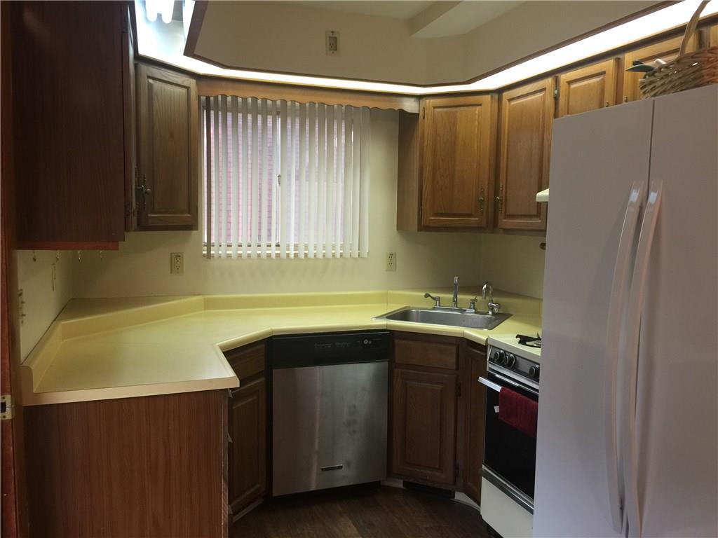 756 Unity Trestle Road Pittsburgh, PA 15239 - Photo 2 of 9 Kitchen