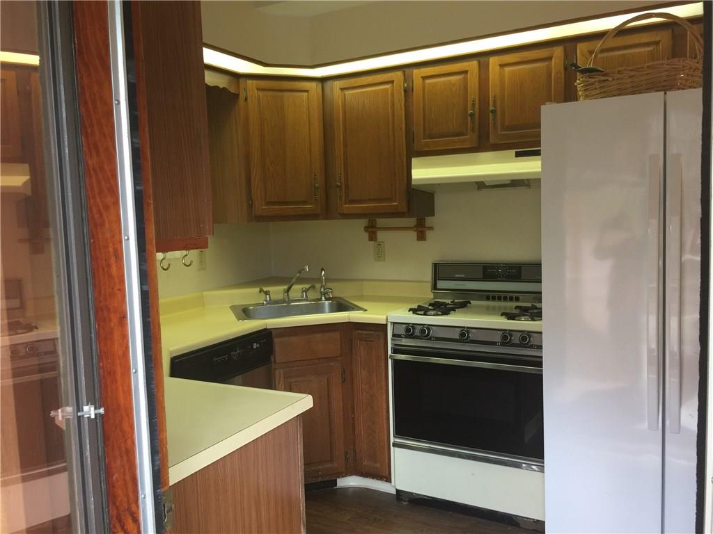 756 Unity Trestle Road Pittsburgh, PA 15239 - Photo 3 of 9 Kitchen