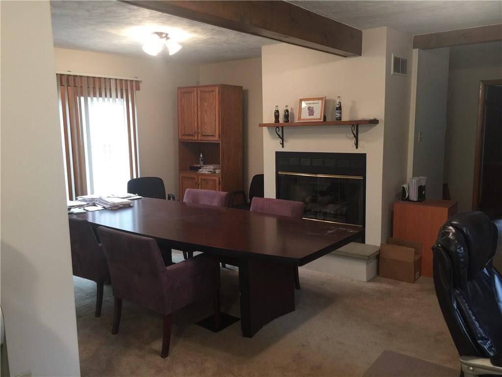 756 Unity Trestle Road Pittsburgh, PA 15239 - Photo 4 of 9 Main Room