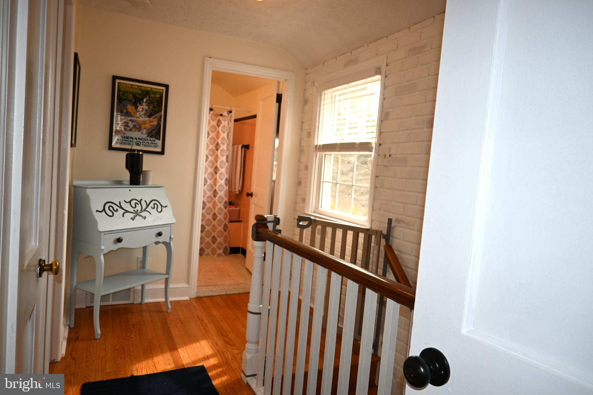 514 Springview Lane Springfield, PA 19064 - Photo 27 of 33 a view of livingroom with furniture and windows