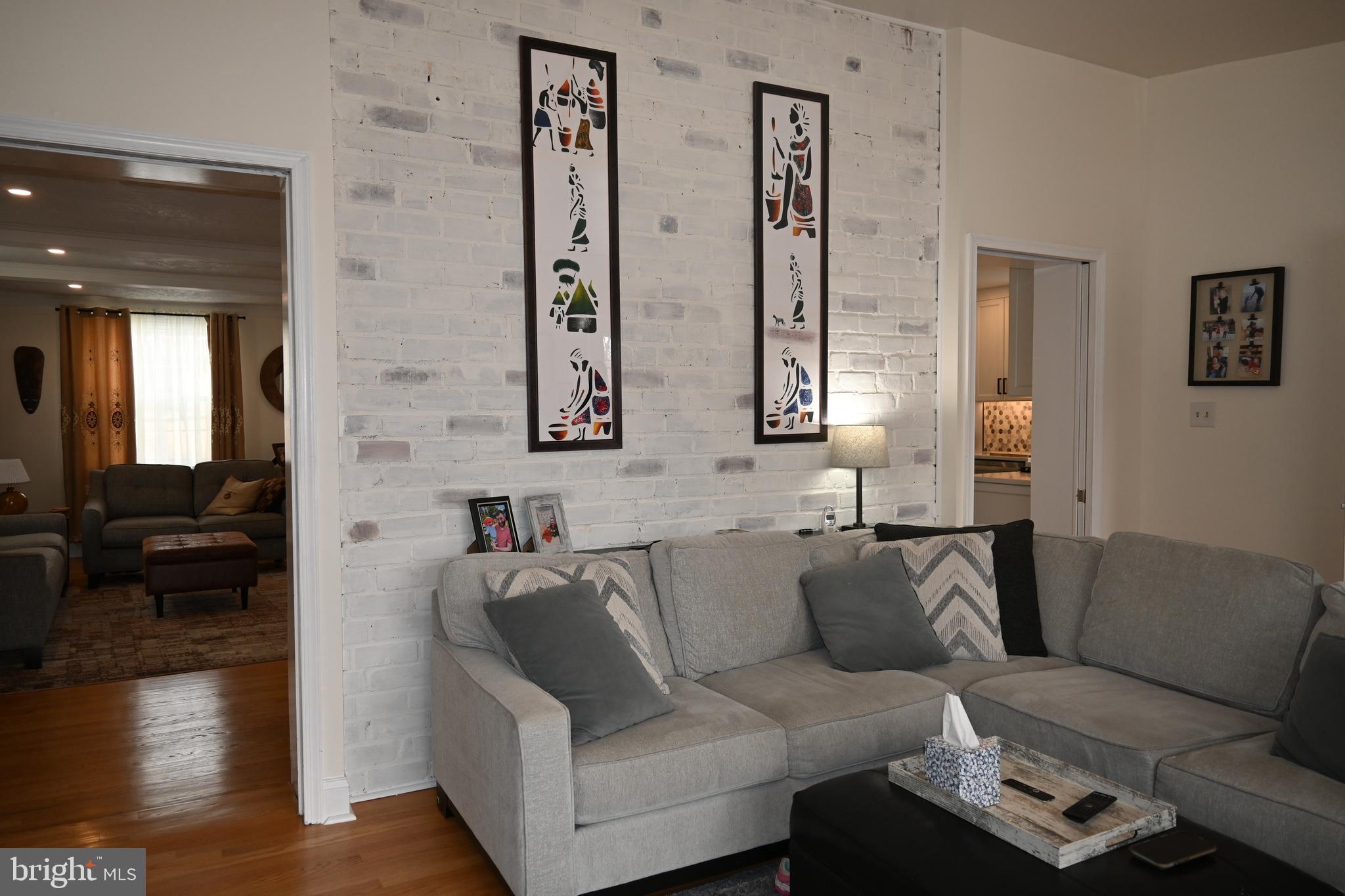 514 Springview Lane Springfield, PA 19064 - Photo 28 of 33 a living room with furniture and a couch