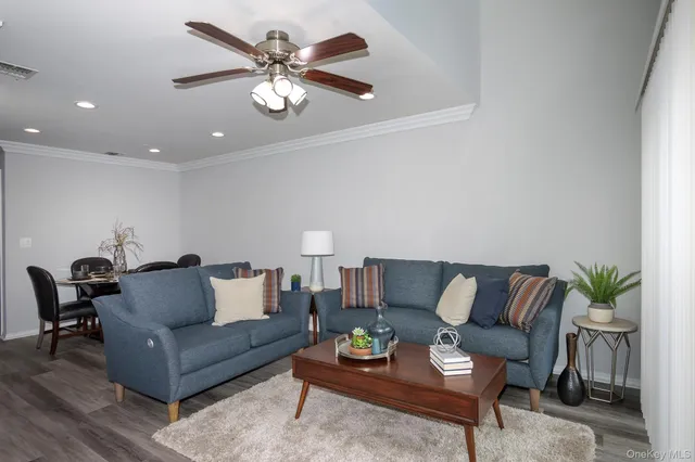 $3,095 | 34 Pinnacle Drive, Unit 34, Port Jefferson, NY 11777