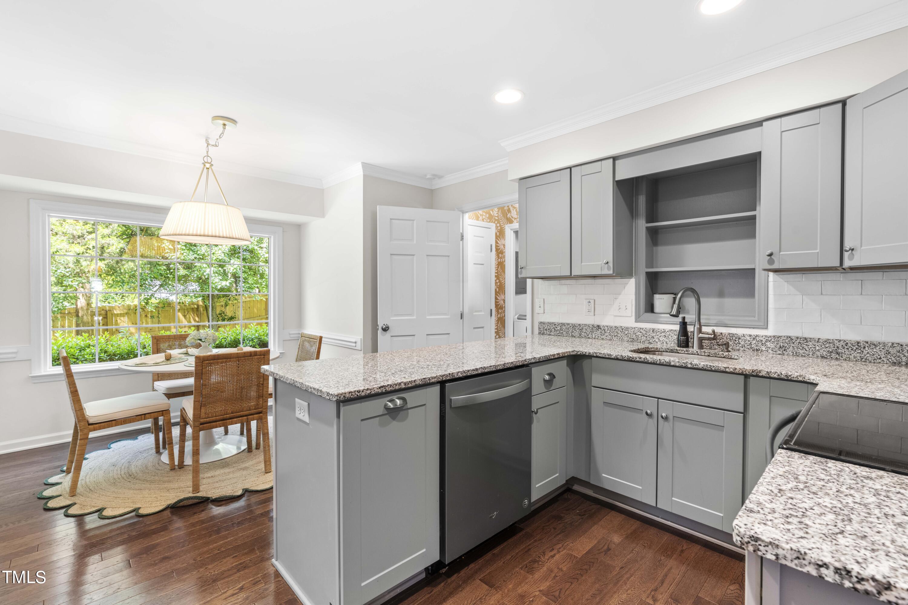 6209 New Market Way Raleigh, NC 27609 - Photo 5 of 19 5354