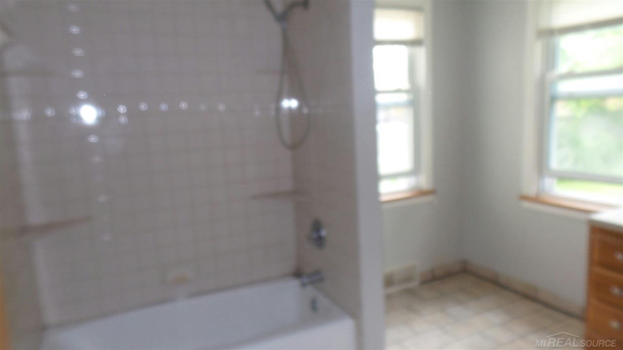 5636 Noll Street Sterling Heights, MI 48310 - Photo 7 of 25
