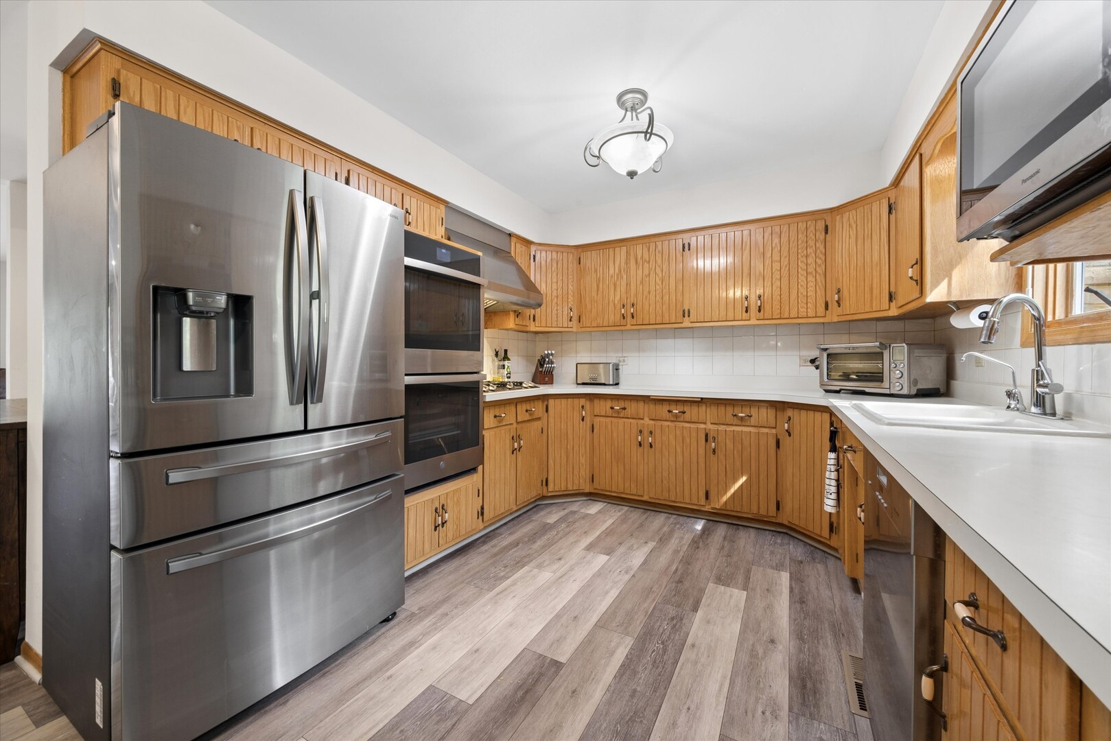 11131 Dineff Road Lemont, IL 60439 - Photo 9 of 37