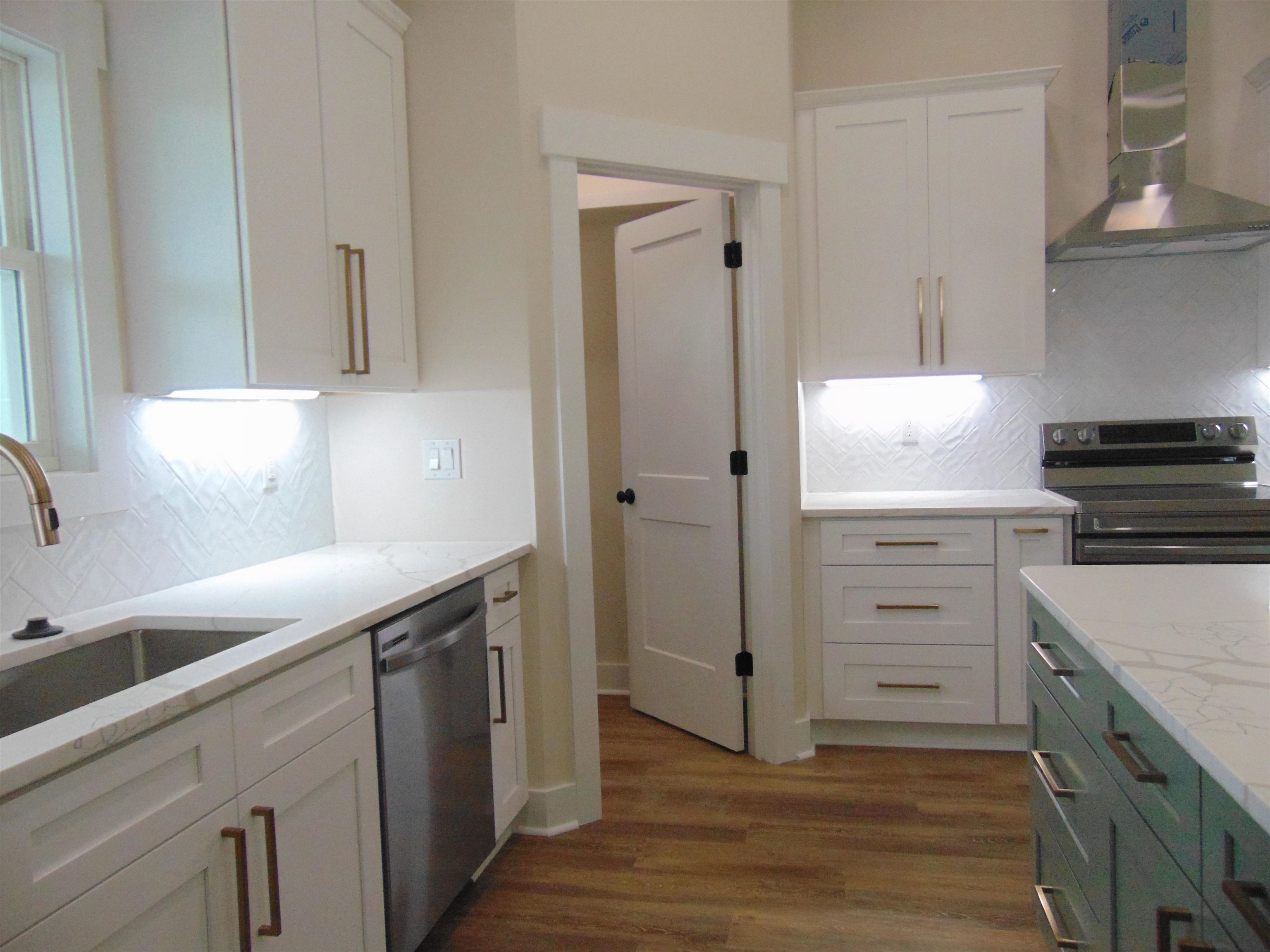 5595 Whispering Woods Road Conway, SC 29526 - Photo 10 of 47